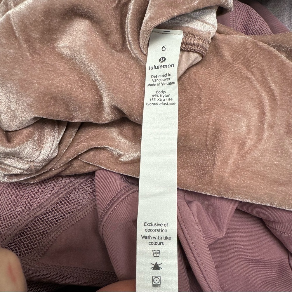 Lululemon Wunder Lounge High-Rise Tight 28" *Velvet
Spanish Oak Size 6 - Picture 6 of 6